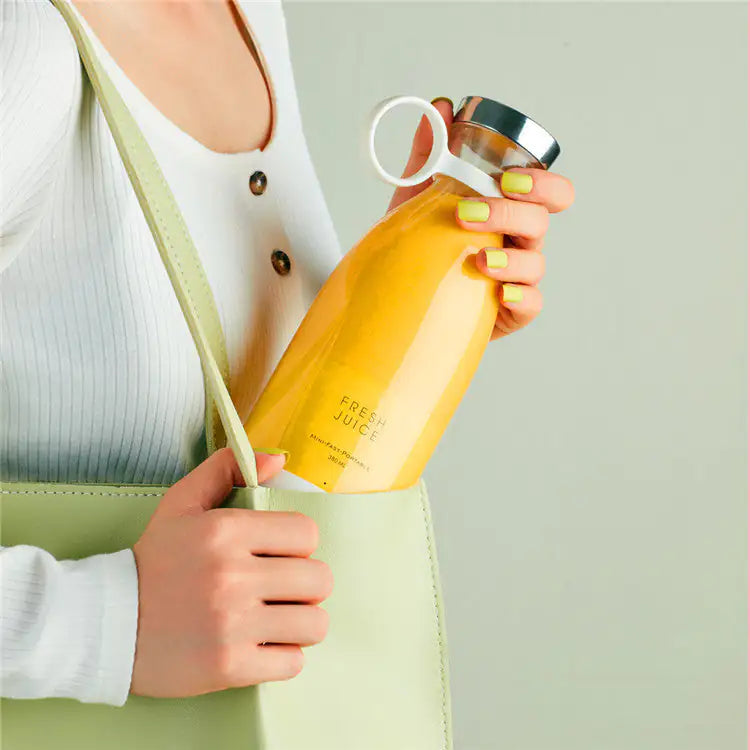 Electric Portable Juicer – USB Rechargeable Smoothie Blender